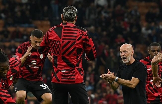 AC Milan Berlatih dengan Formasi 4 Bek Hadapi Napoli di Serie A, Kjaer Kembali Duet dengan Tomori