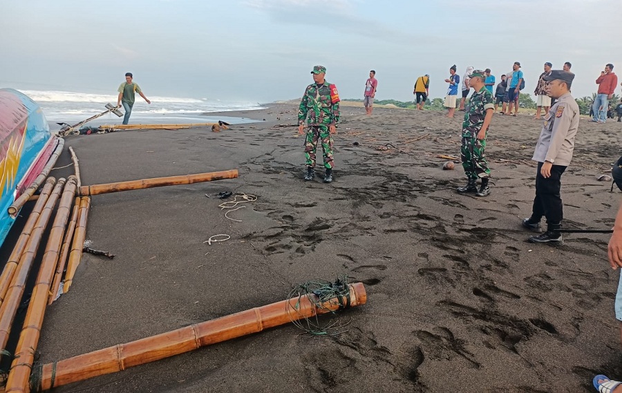 Satu Meninggal, Kasat Polairud Ungkap Kronologi Perahu Nelayan Bapak dan Anak Dihantam Ombak di Pamayangsari