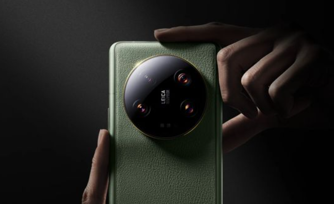 Xiaomi 14 Ultra Ponsel Kece yang Gak Ada Matinya, Spesifikasinya Keren Banget Bro!