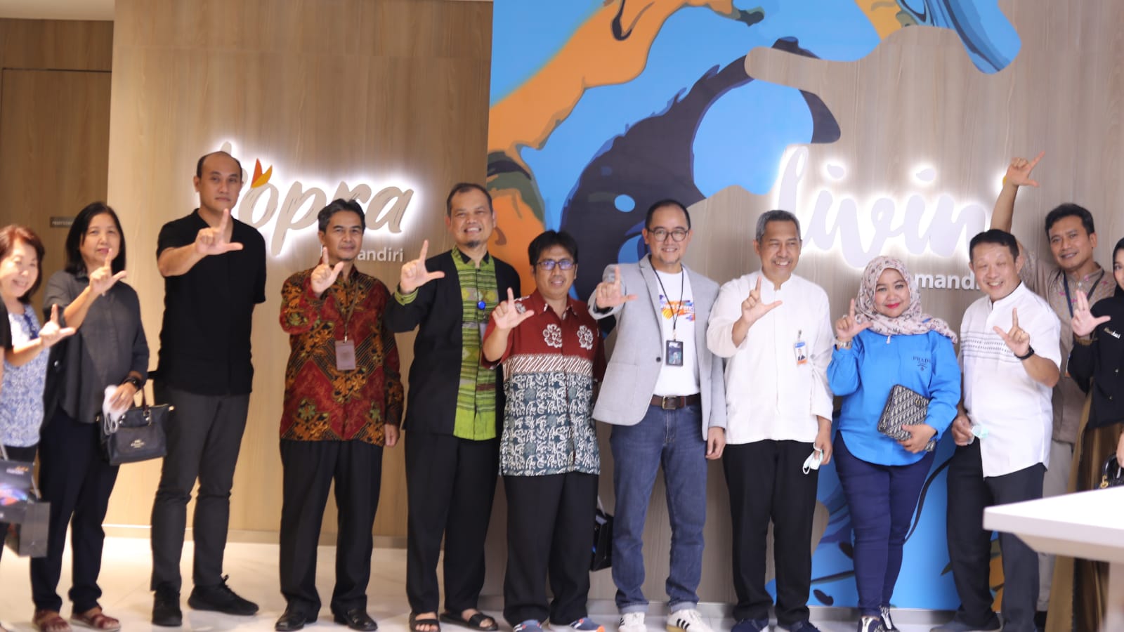 Bank Mandiri Digitalkan 241 Cabang Serentak Di Seluruh Indonesia