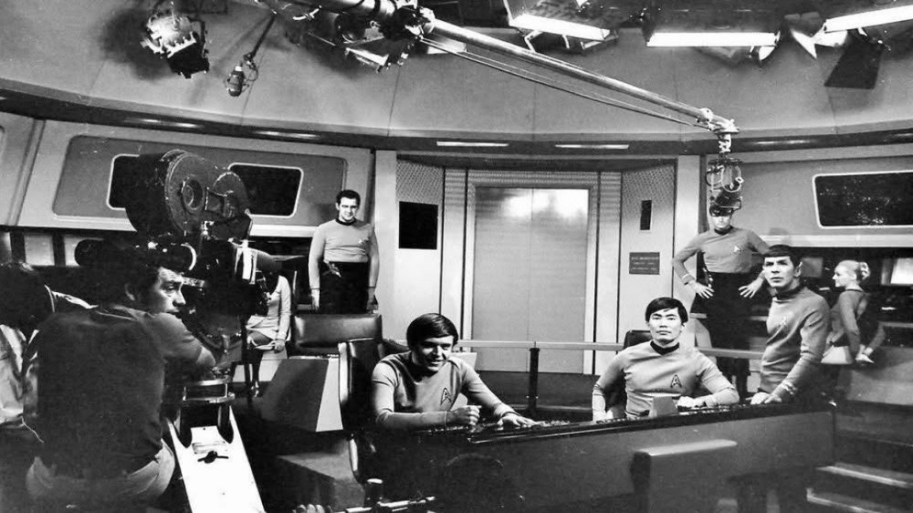 Dari Hari Literasi Internasional, Star Trek Day hingga Grasi Nixon