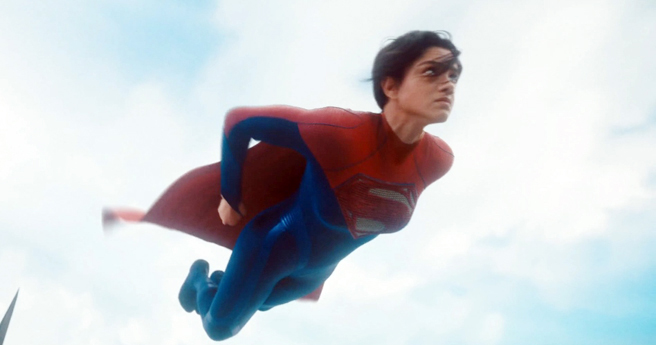 Supergirl Gantikan Superman dalam Film Flash