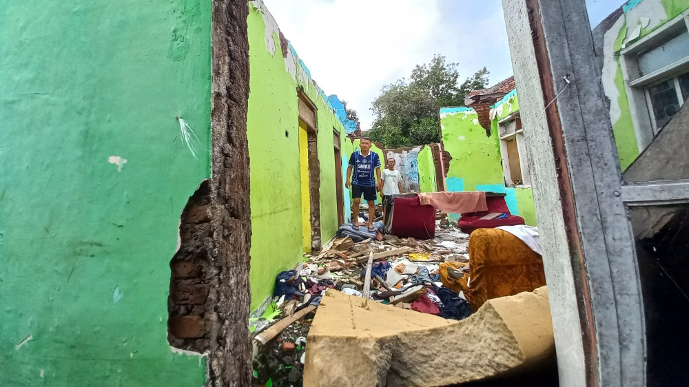 Rumah Ambruk di Kahuripan, Pemilik Terpaksa Tinggal Sementara di Kontrakan Tasikmalaya