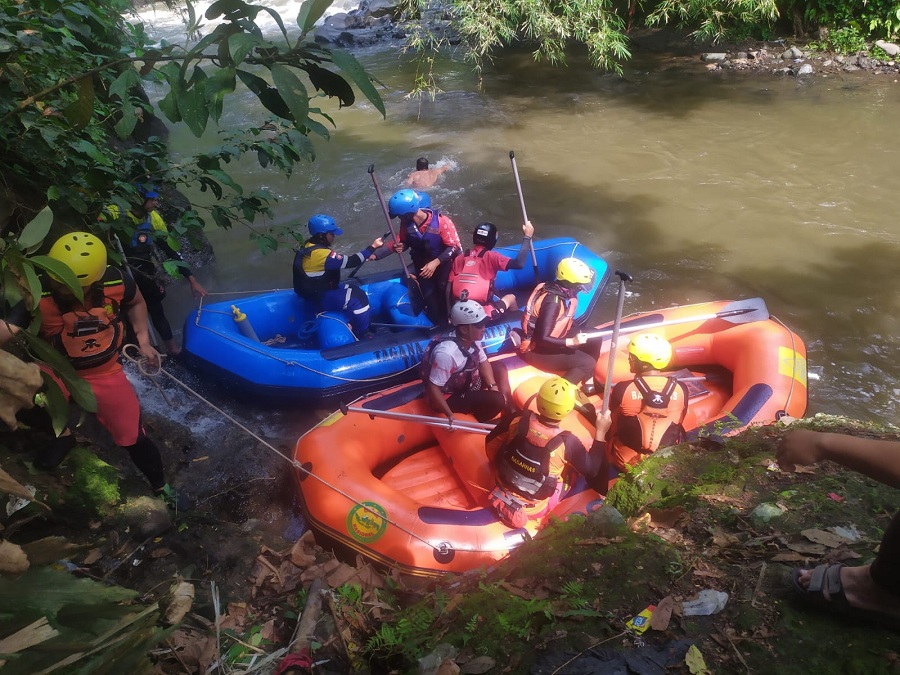 Tim SAR Gabungan kembali Melakukan Pencarian Gunawan Solihin, Korban Tenggelam di Sungai Cisaruni
