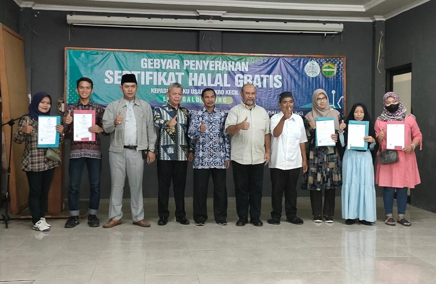 Gebyar Penyerahan 300 Sertifikat Halal Gratis untuk UMKM Kota Tasikmalaya
