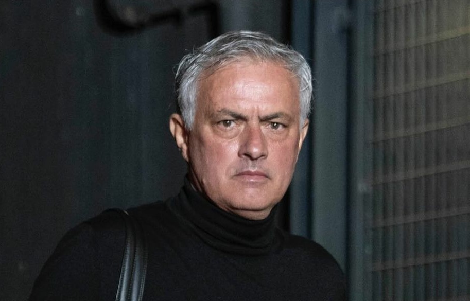 Tak Terima Taktiknya Dikritik, Jose Mourinho Serang Massimo Mauro