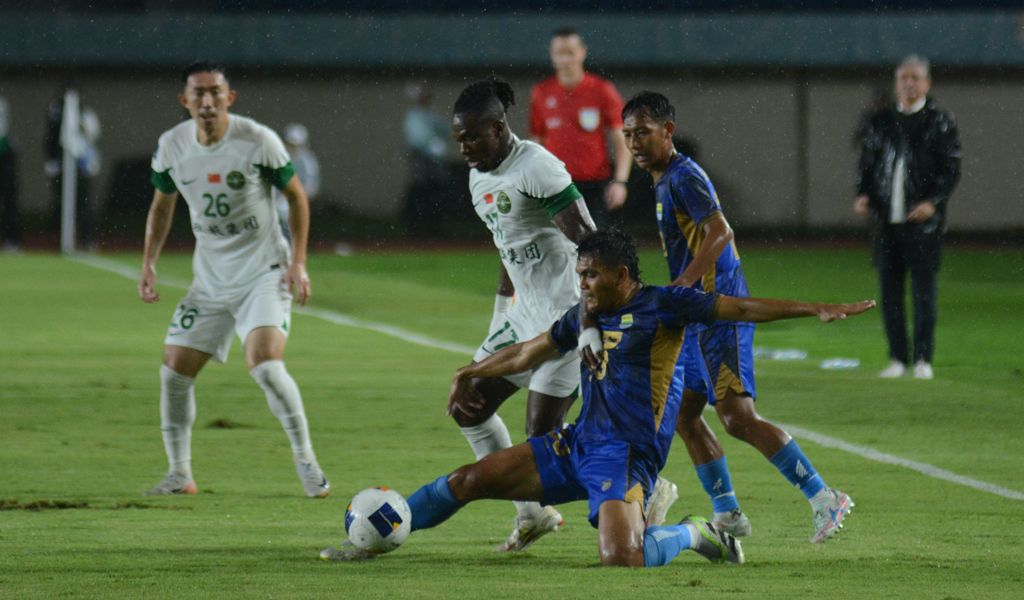 Persib Krisis Bek Kanan, Kenapa Bojan Hodak Tidak Panik? Ini Ternyata Alasannya