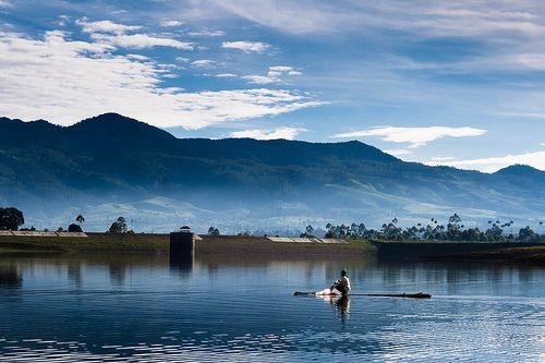 Keindahan Situ Cileunca, Tempat Wisata Alam di Bandung Selatan yang Menawan