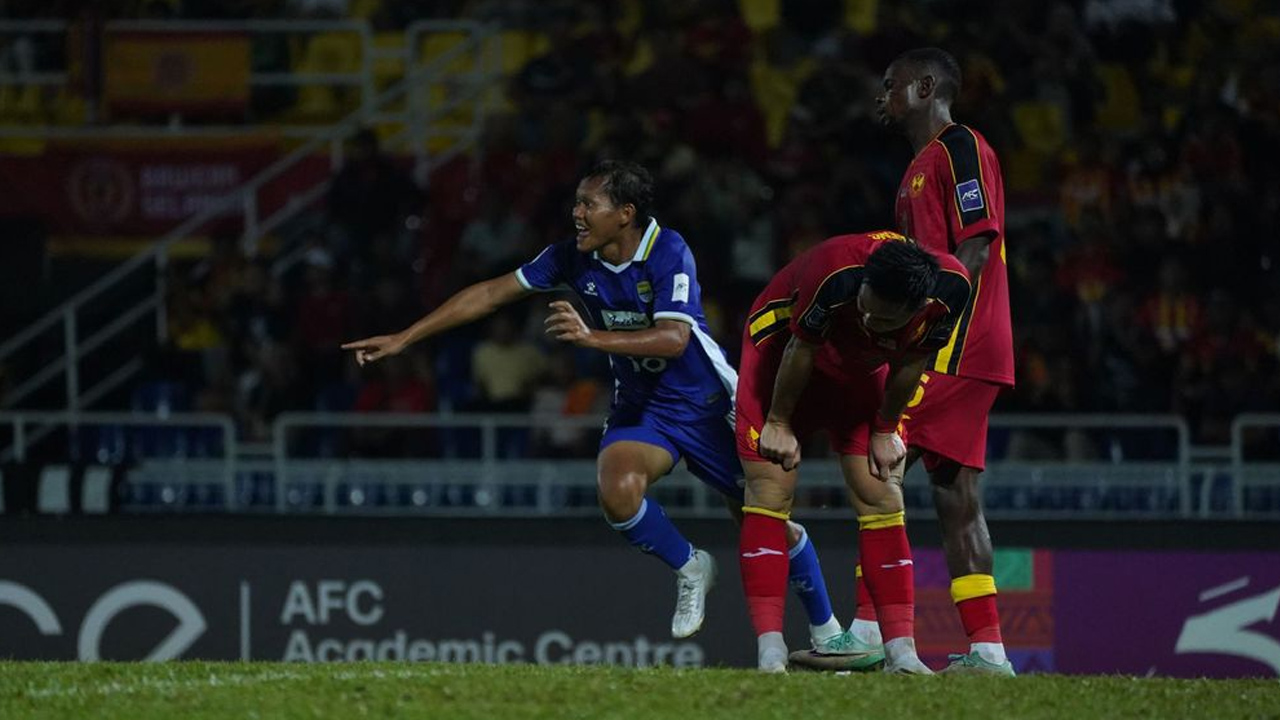 Persib Bandung Comeback Dramatis: Tertinggal 2-0 di Babak Pertama, Kalahkan Selangor FC 3-2 di Menit 90+7