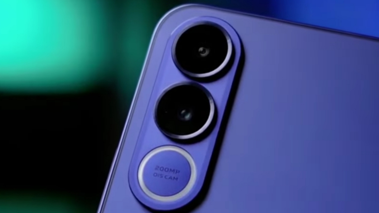 Bukan Flagship! Tapi Vivo V70 FE Dilengkapi Kamera 200MP dan Baterai 7000 mAh, Seberapa Layak Dibeli?