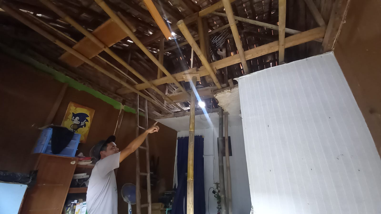 Rumah Terdampak Gempa Garut di Tuguraja Mulai Diperbaiki, BPBD Pasang Bambu Penyangga