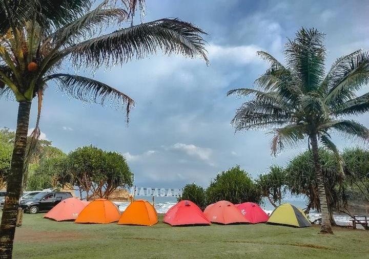 Spot Foto Instagramable, Ini Titik Lokasi yang Menjadi Andalan di Pantai Madasari Pangandaran, Indah Banget!