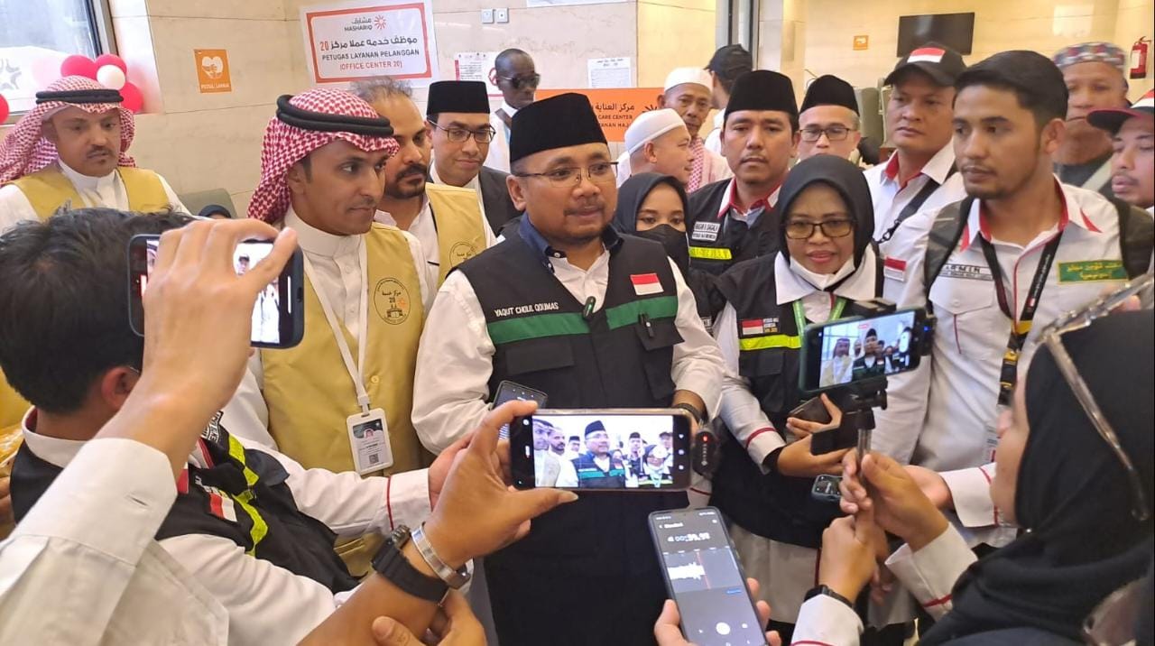 Jemaah Haji Indonesia Dapat 10 Liter Air Zamzam yang Dibagi di Debarkasi, Menang: Dilarang Dimasukkan ke Koper