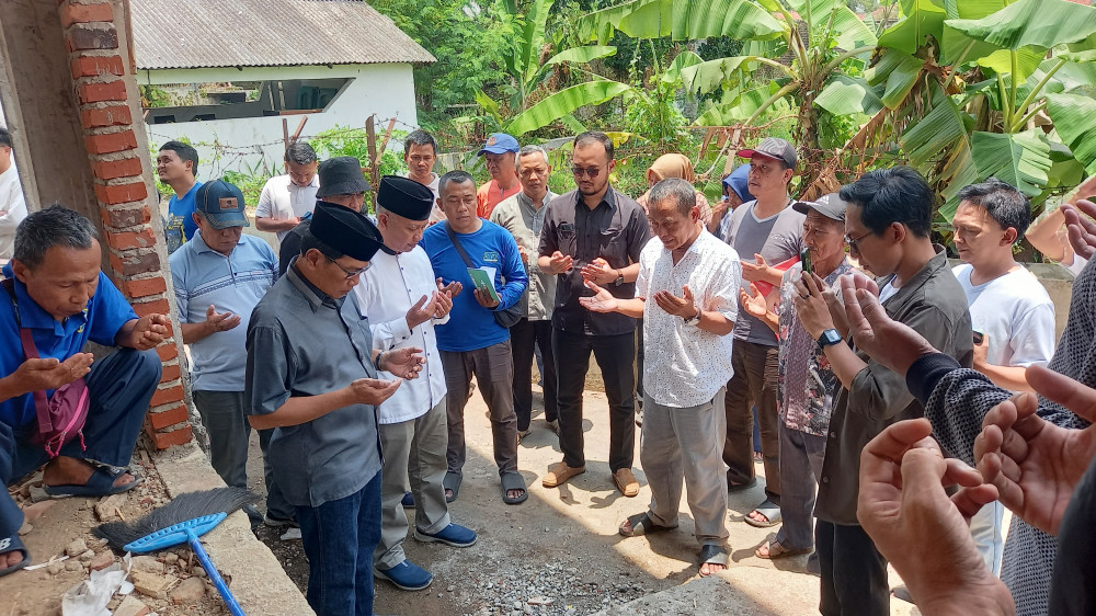 Yusuf-Hendro Dorong Gotong-Royong untuk Perbaikan Sarana Ibadah di Masyarakat, Emak-Emak Teriak Lanjutkan!!!