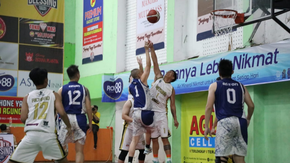 Pelajar SD Dikenalkan Olahraga Basket Sejak Dini di Blessing Basketball Community Kota Tasikmalaya 