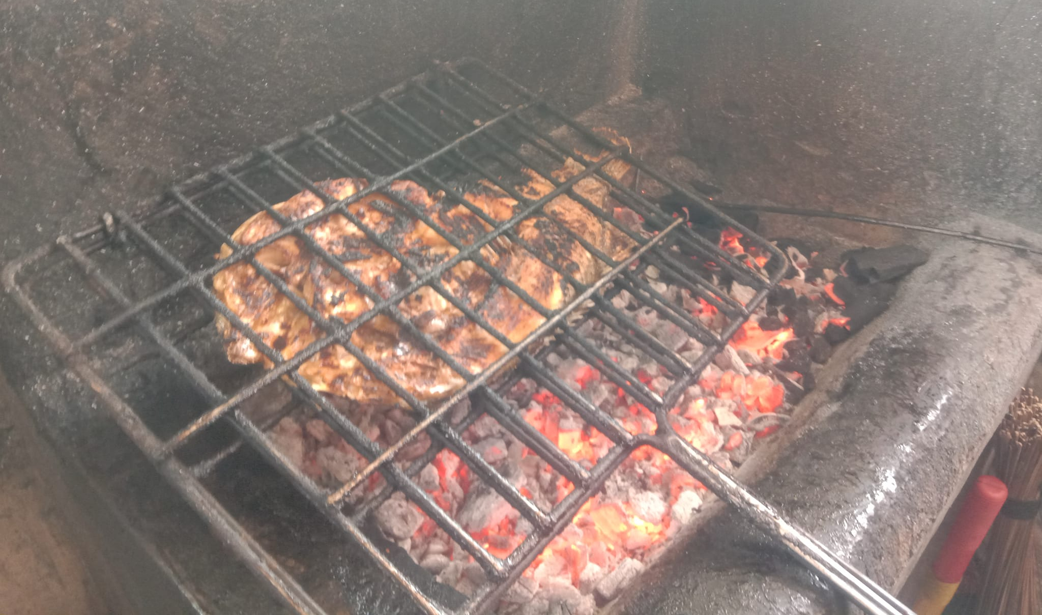 Rumah Makan Saung Lesehan Agus Kucir, Tempat Kuliner Ikan Bakar Cobek Honje yang Wajib Dicoba di Pangandaran