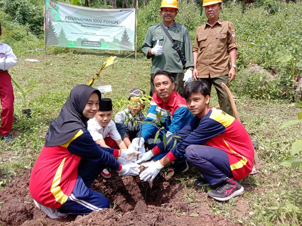 PGE Motivasi Siswa Jadi Generasi Penerus Menjaga Alam, Menanam 1000 Pohon Ini Manfaatnya! 