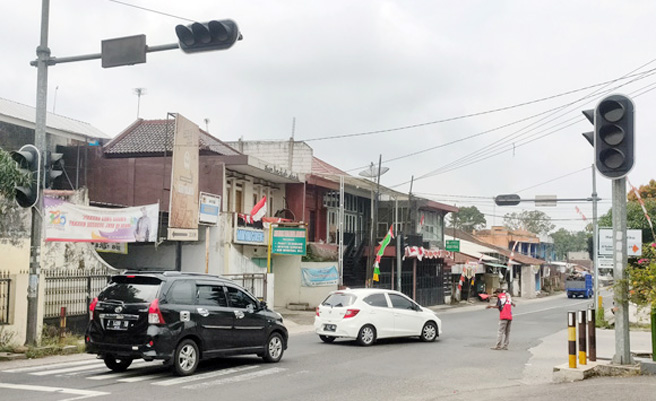 Rawan Kecelakaan, Warga Minta Traffic Light Pertigaan Jalan Raya Cihaurbeuti Diaktifkan Lagi 