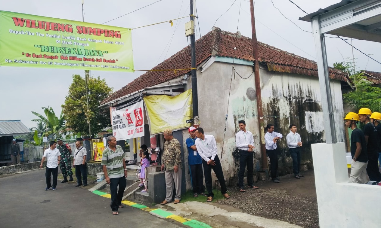 Kecamatan di Tasik Ini Masyarakat Nabung Sampah, Terbukti Bikin Resik