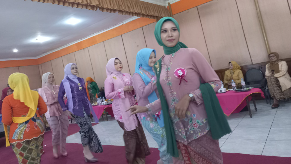 Ketika Kebaya Sunda dan Batik Tasikmalaya Hidup Kembali Lewat Pasanggiri