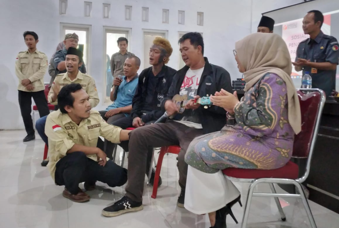 Anak Punk dan Waria di Kota Banjar Diajak Jadi Pengawas Partisipatif Pemilu 2024 