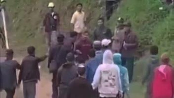 Kericuhan dalam Pertandingan Tarkam Desa Girijaya, Petugas Keamanan Kena Bacok, Kompetisi Terhenti