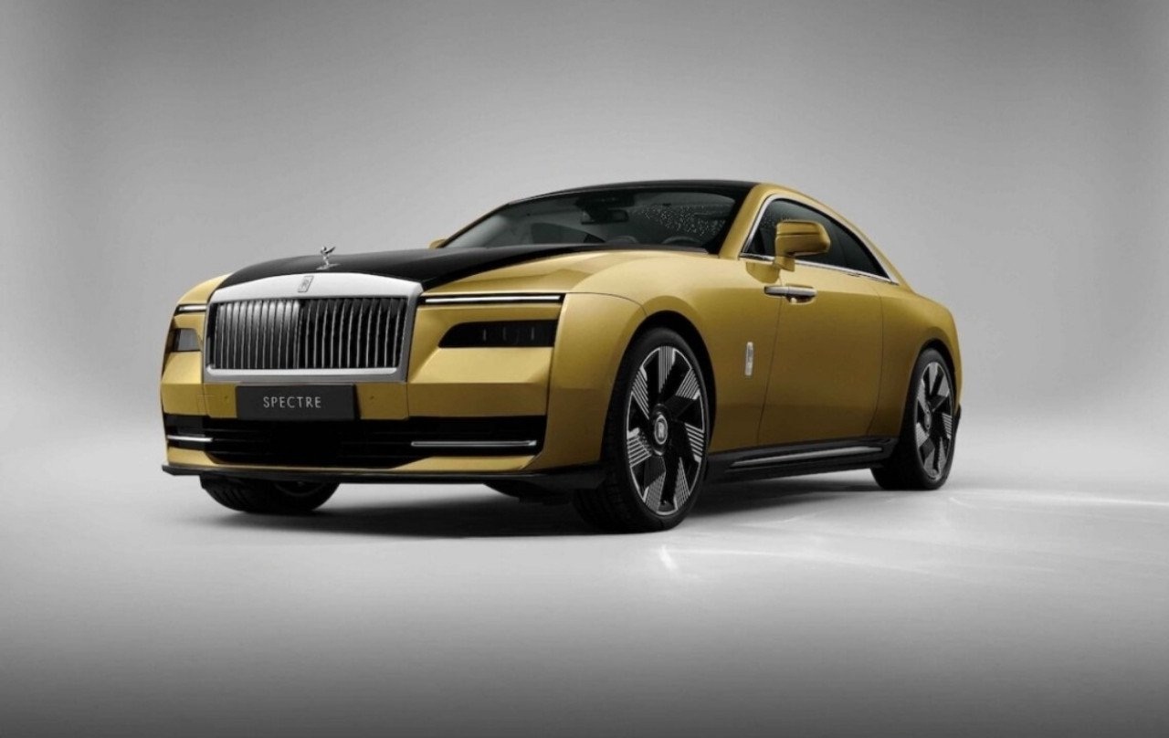 Rolls-Royce Produksi Sedan Supermewah Bertenaga Listrik Pertama di Dunia, Harganya Bikin Geleng-geleng Kepala