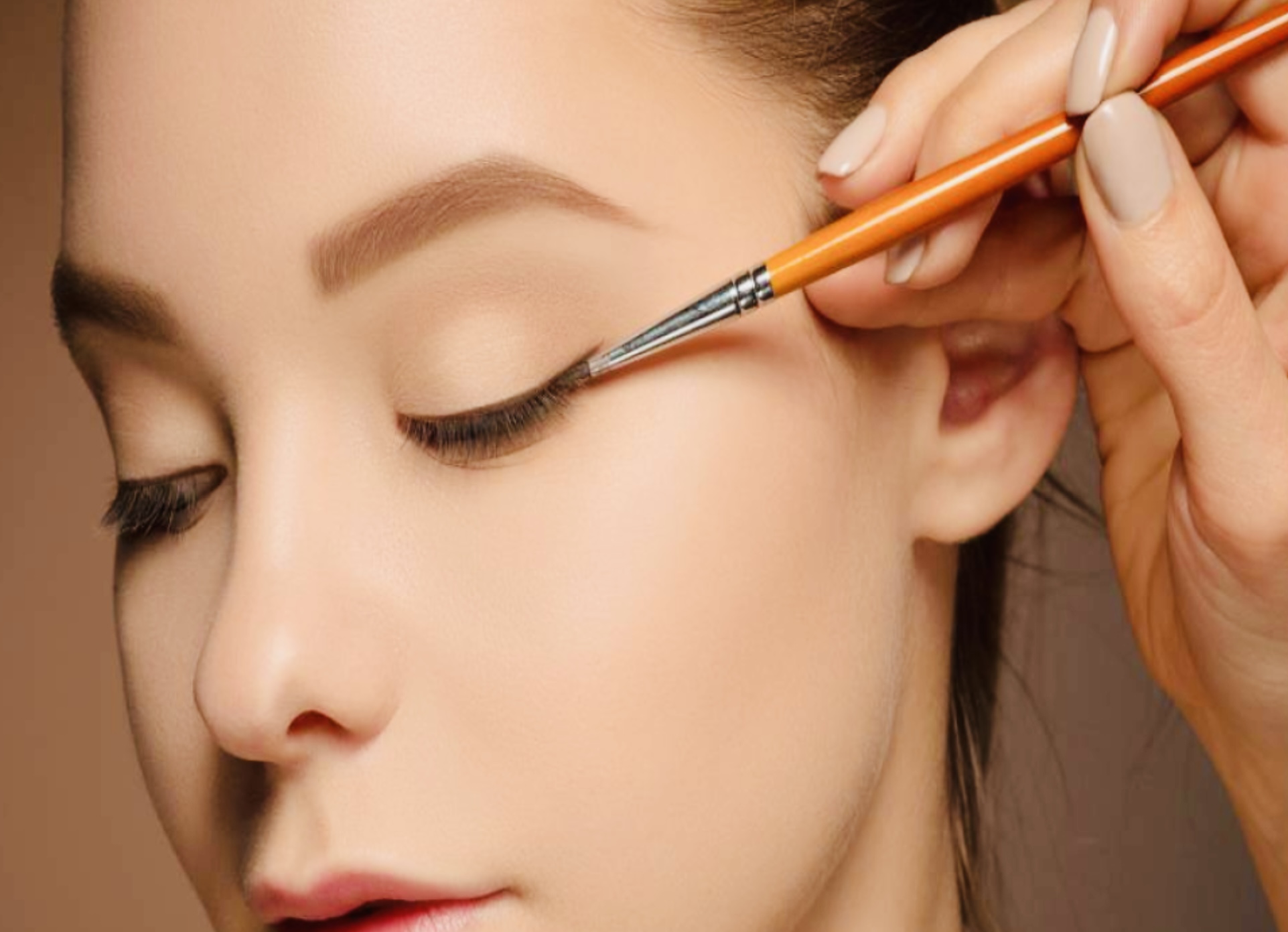 Sulam Eyeliner Banyak Diminati Perempuan, Berikut Tips dari Dokter