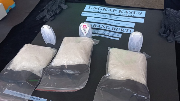 Bawa Sabu-sabu Seberat 2 Kilogram, Kurir Narkoba Ditangkap BNN saat Dalam Bus Jurusan Palembang Bandung