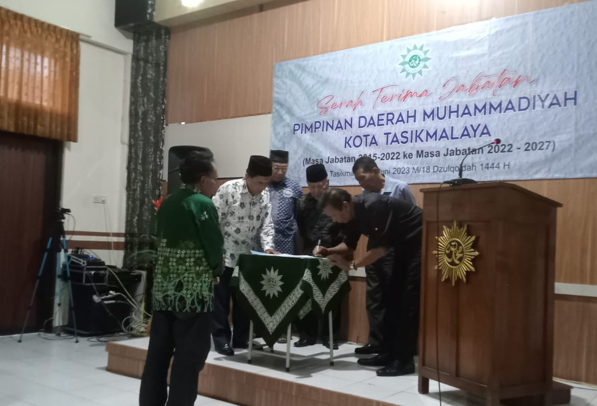 Pimpinan Daerah Muhammadiyah Kota Tasikmalaya Lakukan Serah Terima Jabatan