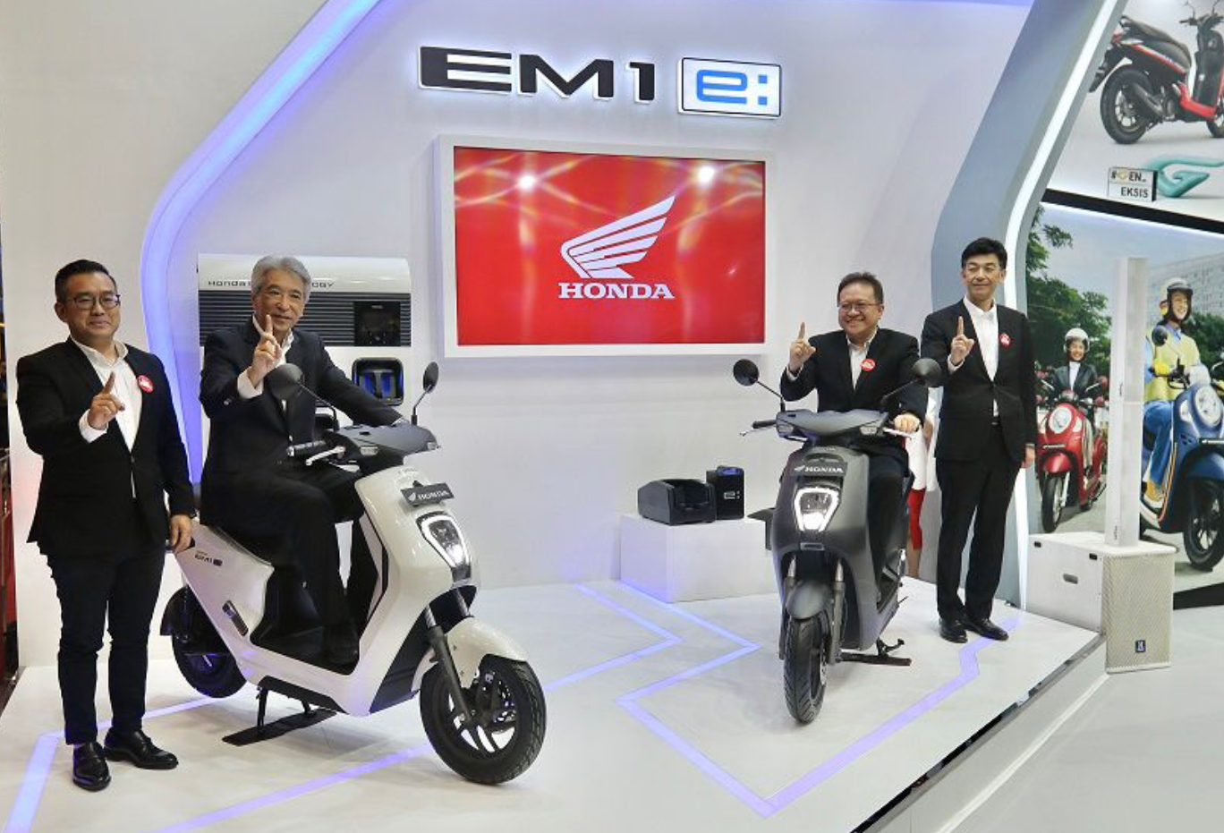 Jawab Penantian Konsumen, AHM Luncurkan Sepeda Motor Listrik Honda EM1 e: