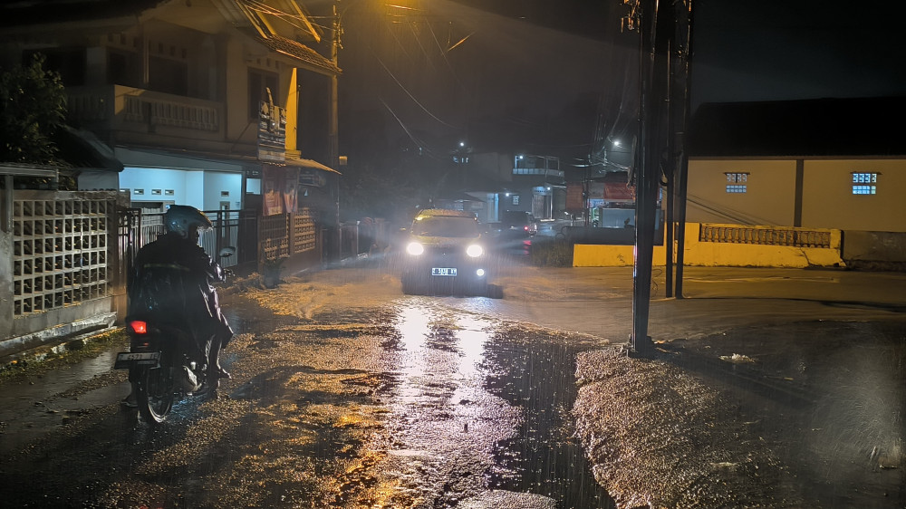 Banjir Ciakar Tasikmalaya Lumpuhkan Mobilitas Warga, Jalan Utama Macet Berjam-jam