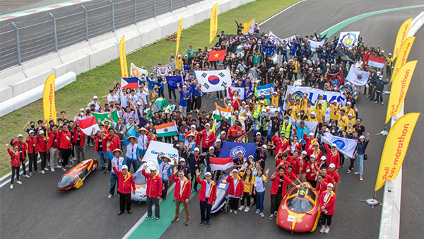 Dukung Perkembangan Kendaraan Listrik, BMW Indonesia Hadirkan BMW i4 eDrive40 di Ajang Shell Eco-Marathon 2022