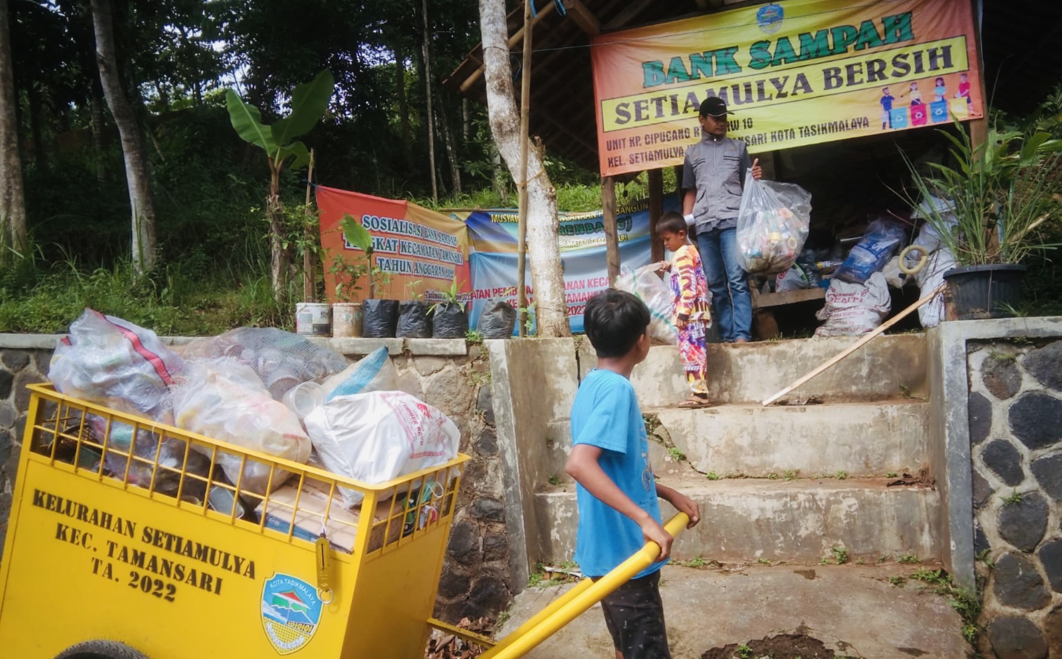 Bank Sampah Setiamulya Bersih, Berawal dari Kepedulian Pemuda, Ku Bank Sampah Mah Milihan Sampah Jadi Barokah