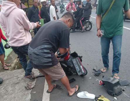 Motor Seruduk Motor di Tasikmalaya, Seorang Meninggal Pelajar Luka-Luka