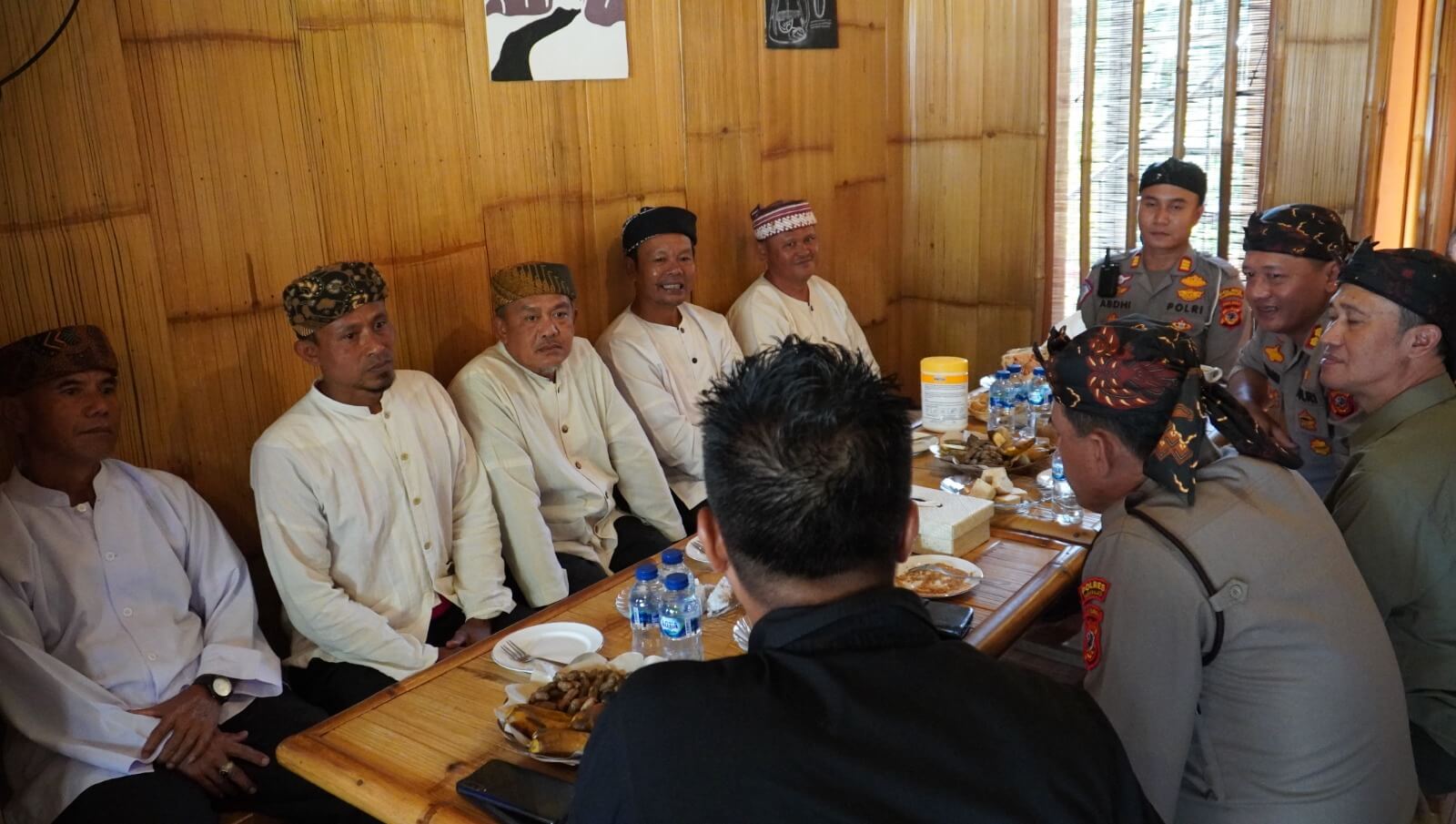 Masyarakat Adat Kampung Naga Curhat ke Kapolres Tasikmalaya Soal Ini