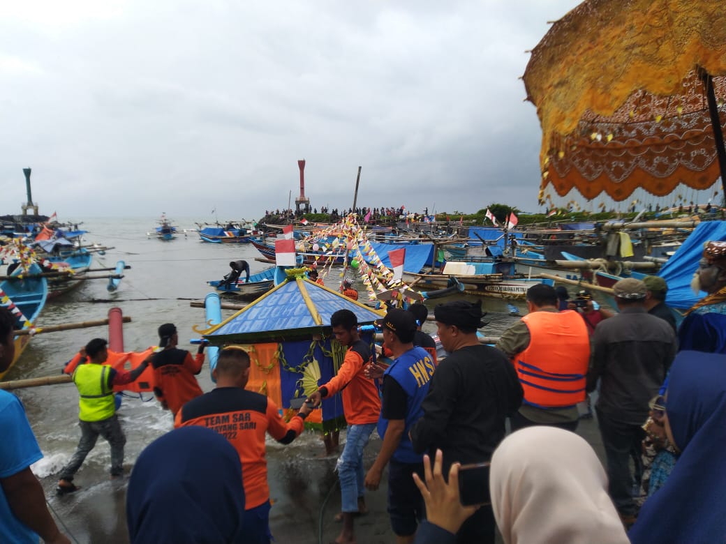 Ratusan Perahu Bersandar, Nelayan Menganggur Akibat Angin Kencang dan Ombak Tinggi di Pamayangsari