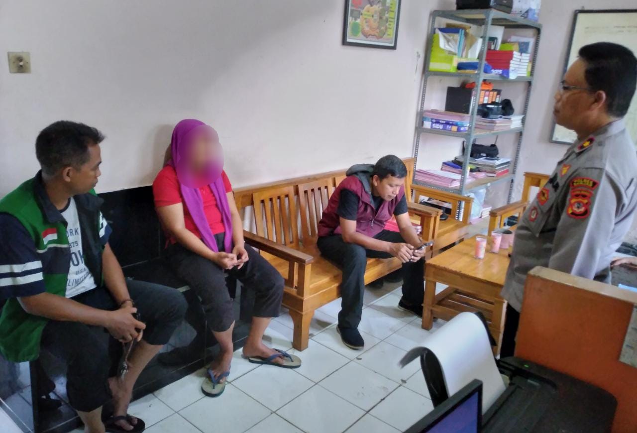 Perempuan Bawa Uang di Kotak Amal Masjid, Ngaku Disuruh Dua Pria    