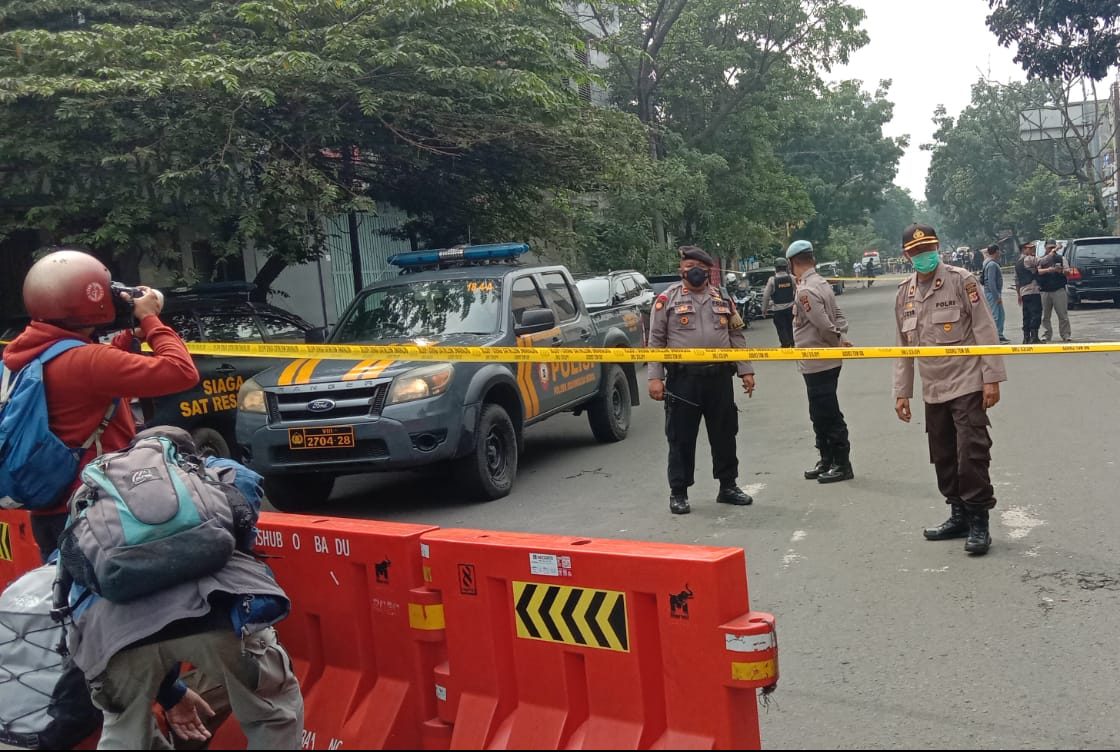 Jelang Nataru, Bom Meledak di Polsek Astanaanyar Bandung, Ini Detik-Detik Bom Bunuh Diri Meledak di Bandung