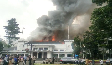 Bale Kota Bandung Terbakar, Api dan Asap Membumbung Tinggi