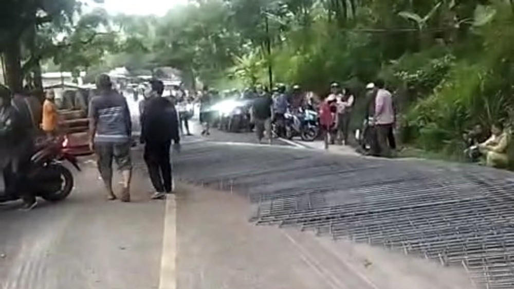 Ini Kronologi Kecelakaan Truk Muatan Wiremesh Terguling di Gentong Tasikmalaya