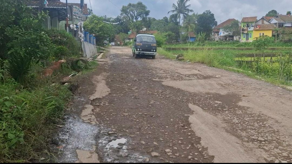Jalan Rusak di Sukalaksana Disorot, Pemkot Tasikmalaya Siapkan Langkah Perbaikan