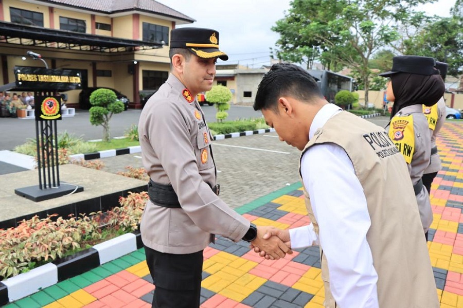 Jelang Lebaran, Kapolres Tasikmalaya Kota Kukuhkan 837 Polisi RW Bantu Jaga Keamanan dan Ketertiban