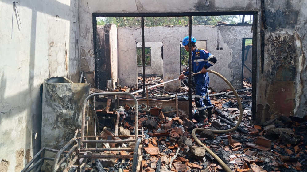 Pilu Enam Keluarga di Tasikmalaya, Rumah dan Kios Hangus Terbakar Tengah Malam