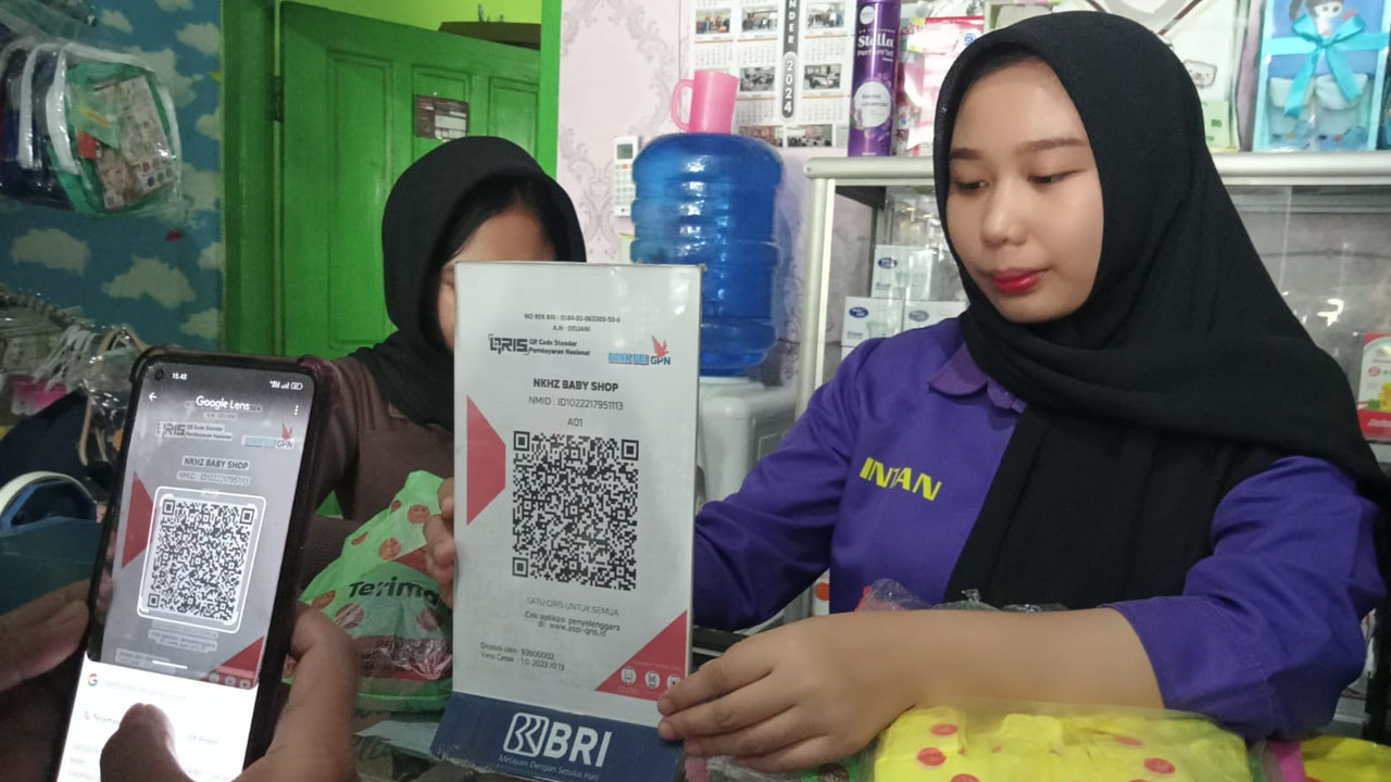 Belanja Praktis, Pakai QRIS NKHZ Baby Shop Tumbuh Bersama QR Code BRI