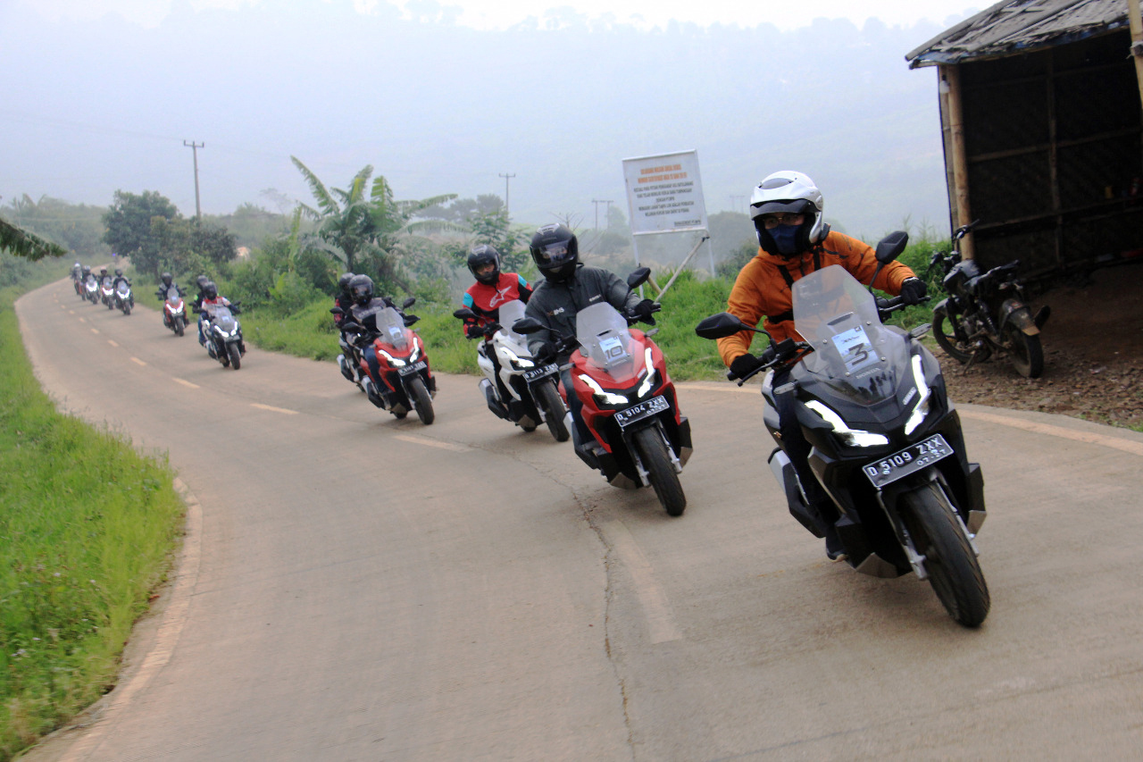 Riding Gear Lengkap Wajib Digunakan saat Berkendara Sepeda Motor