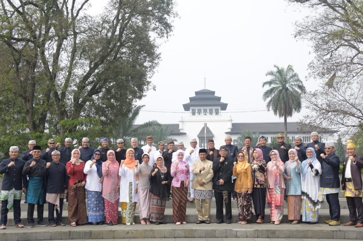 Plh Gubernur Jawa Barat Uu Ruzhanul Ulum: Merdeka Belajar untuk Kebebasan Insan Pendidikan Berkreasi 