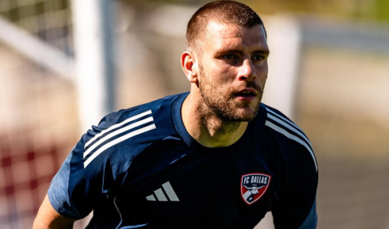 Persib Bandung Kantongi Nama Pemain Baru? Rumor Joey Pelupessy dan Maarten Paes Menguat