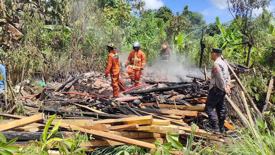 Ternak Ayam Bangkok Ludes, Rumah Hangus Terbakar di Tanjungjaya Tasikmalaya