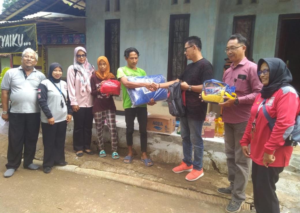 Imbas Tembok Kamar Rumah Warga Kota Banjar Ambruk, DinsosP3A Salurkan Bantuan